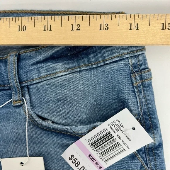 NWT KENSIE Jeans Women’s Bermuda Blue Jean Shorts Sz 6/28 Medium Wash Distressed - Picture 11 of 14